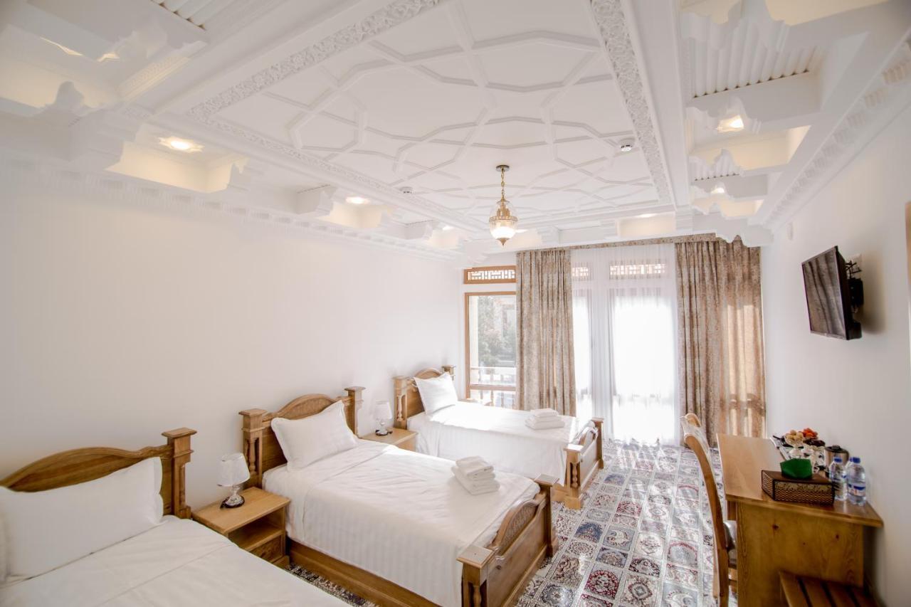 Labi Rud Hotel Bukhara Esterno foto